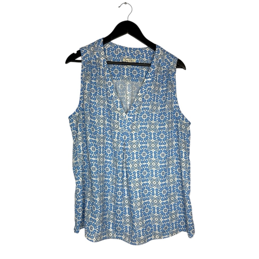 Emma & Olivia Blue White Medallion Tile Print Sleeveless V Neck Blouse Size XL